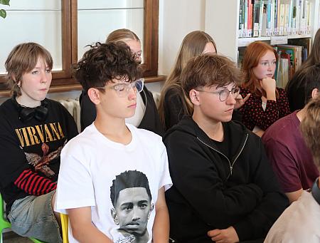 Literatura vs film - Gymnázium Český Krumlov, 4. 6. 206, zdroj: Městská knihovna v Českém Krumlově, foto: Městská knihovna v Českém Krumlově (13/14)
