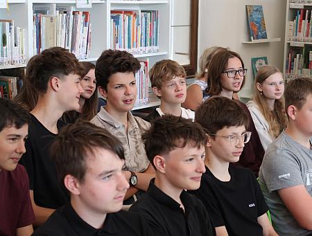 Literatura vs film - Gymnázium Český Krumlov, 4. 6. 206, zdroj: Městská knihovna v Českém Krumlově, foto: Městská knihovna v Českém Krumlově (14/14)