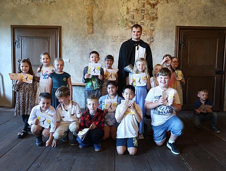 Pasování na čtenáře -  ZŠ Linecká 1.A, 19.6.2026, zdroj: Městská knihovna v Českém Krumlově, foto: Městská knihovna v Českém Krumlově (15/15)