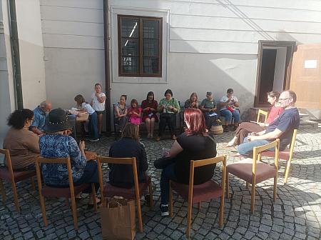 Pletky na nádvoří 13. 6. 2026, zdroj: Městská knihovna v Českém Krumlově, foto: Městská knihovna v Českém Krumlově (9/41)