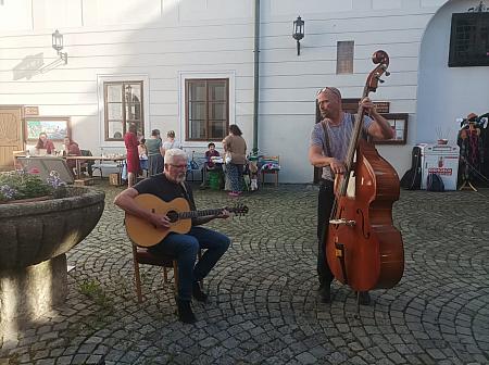 Pletky na nádvoří 13. 6. 2026, zdroj: Městská knihovna v Českém Krumlově, foto: Městská knihovna v Českém Krumlově (24/41)