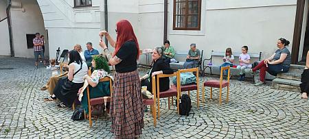 Pletky na nádvoří 13. 6. 2026, zdroj: Městská knihovna v Českém Krumlově, foto: Městská knihovna v Českém Krumlově (41/41)
