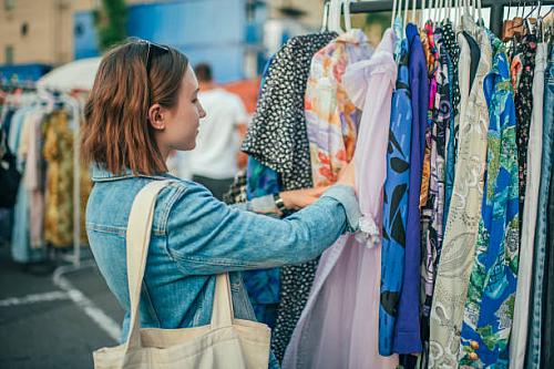Charitativní sekáč pro psí útulek, Příležitost obměnit si šatník a přitom přispět na dobrou věc. 2