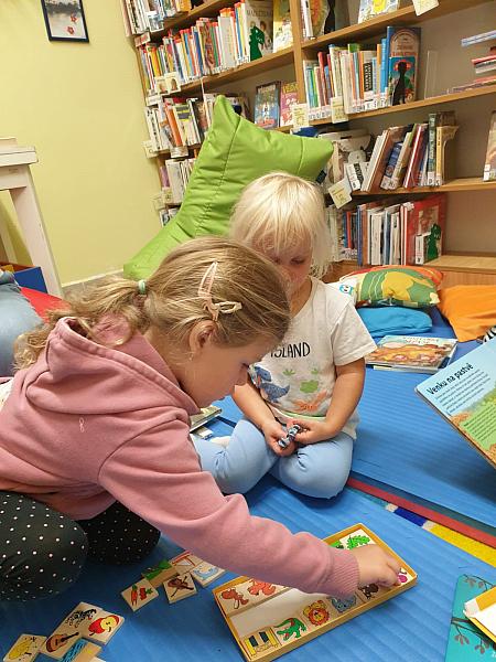 První podzimní návštěva Střapaté smečky na Míru, zdroj: Městská knihovna v Českém Krumlově, foto: Městská knihovna v Českém Krumlově (6/11)