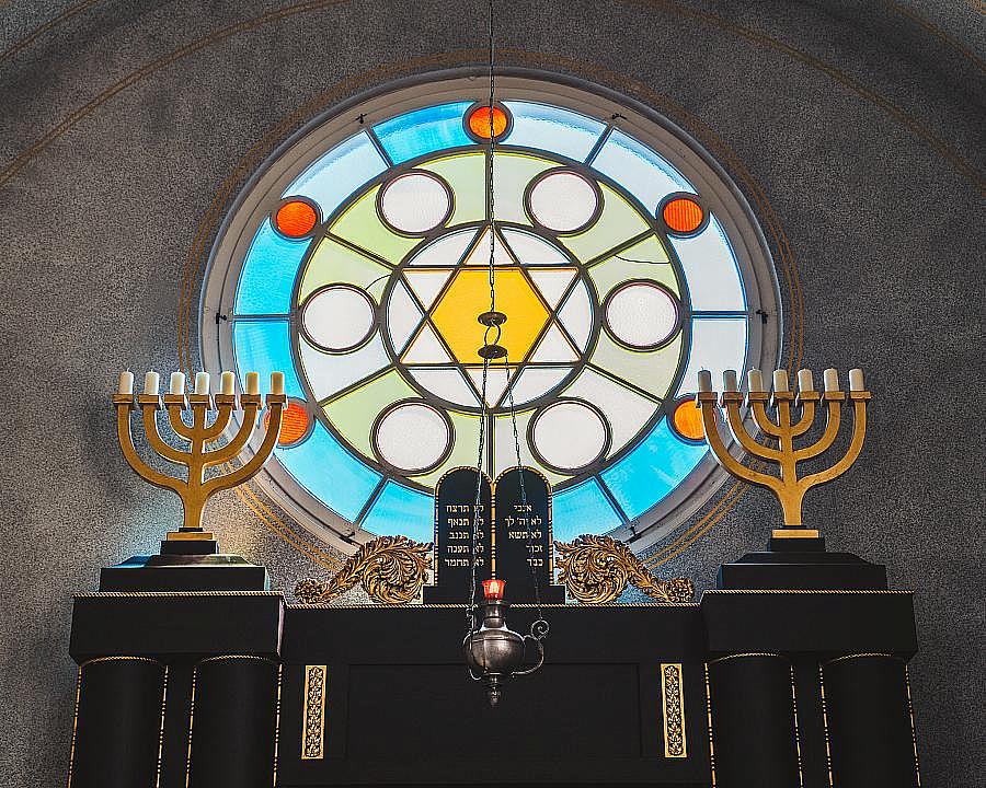 Synagoga Český Krumlov | komentované prohlídky a koncerty, Svatováclavský večer v synagoze nabídne komentované prohlídky s J. Palkovičem i hudební vystoupení Synagoga Český Krumlov | komentované prohlídky a koncerty, Svatováclavský večer v synagoze nabídne komentované prohlídky s J. Palkovičem i hudební vystoupení